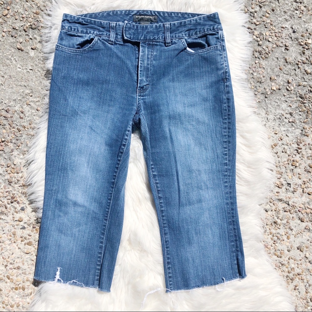Banana republic mid rise mid wash cropped capris